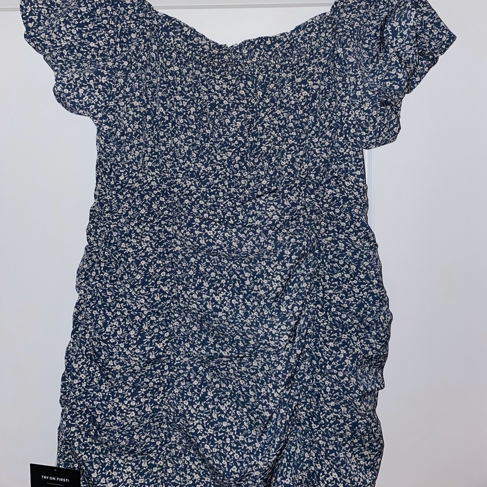 Lulu’s dress - Picture 3 of 3